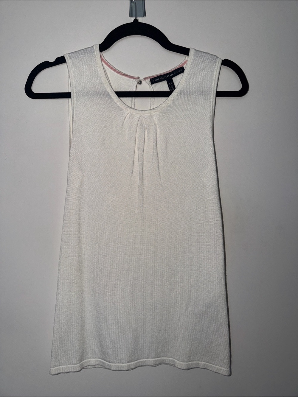 White House Black Market Ivory Sleeveless Keyhole Tank - Picture 3 of 3